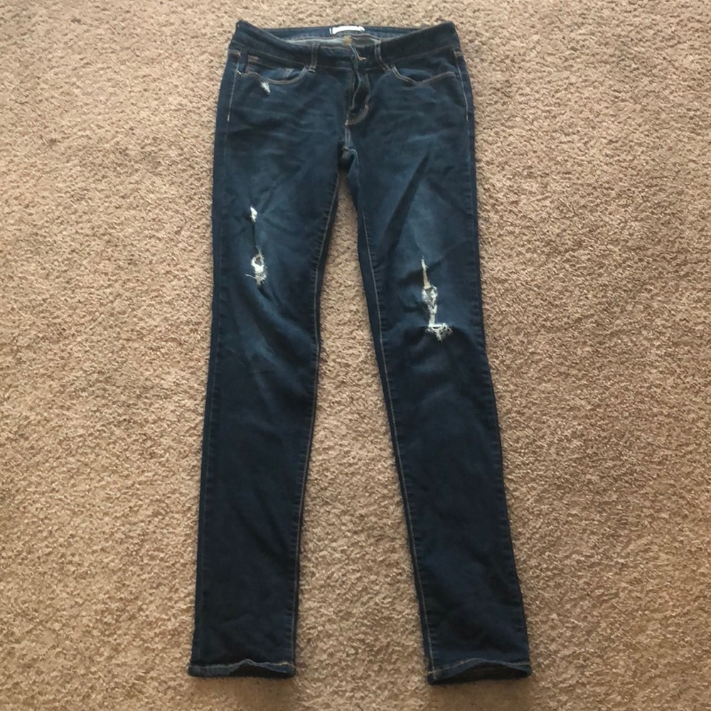 Bullhead dark wash/ destroyed jeans